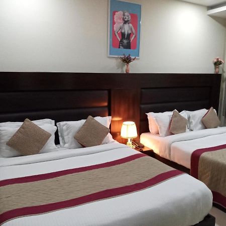 Vivah Residency Hotel Nueva Delhi Exterior foto