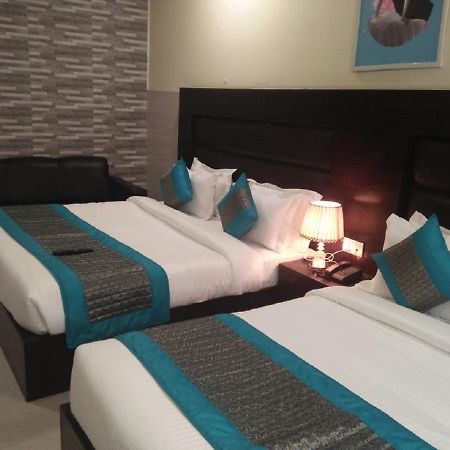 Vivah Residency Hotel Nueva Delhi Exterior foto