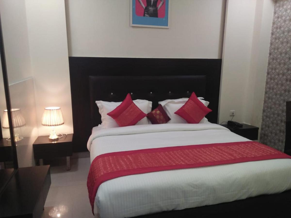 Vivah Residency Hotel Nueva Delhi Exterior foto