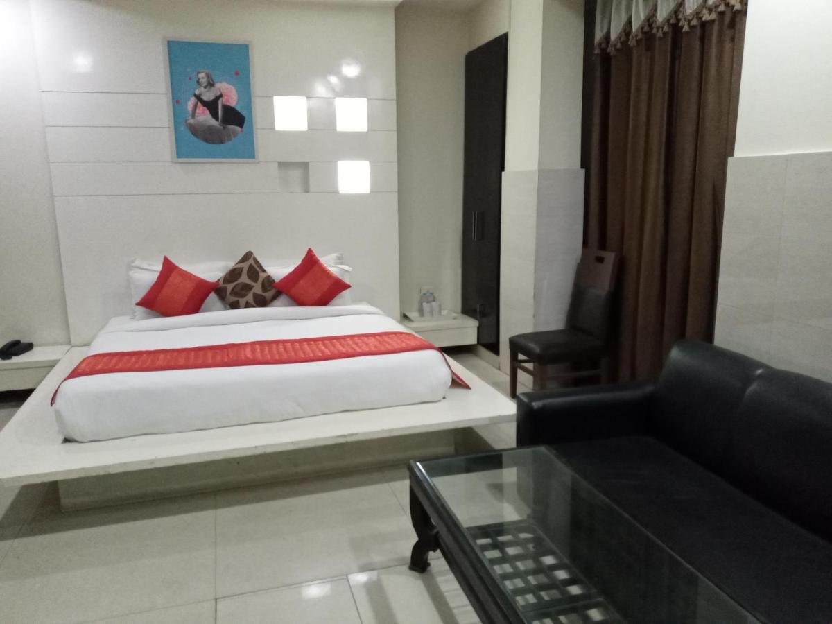 Vivah Residency Hotel Nueva Delhi Exterior foto