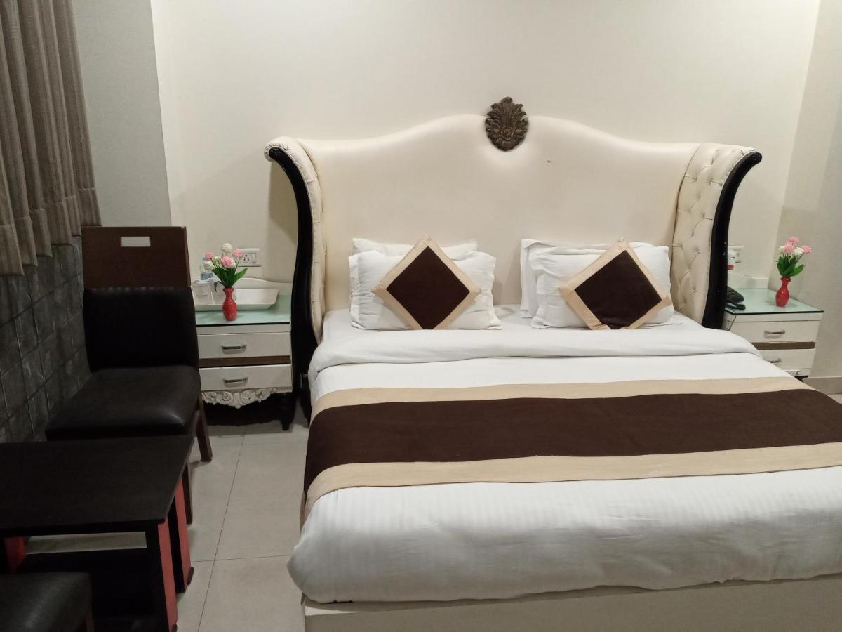 Vivah Residency Hotel Nueva Delhi Exterior foto