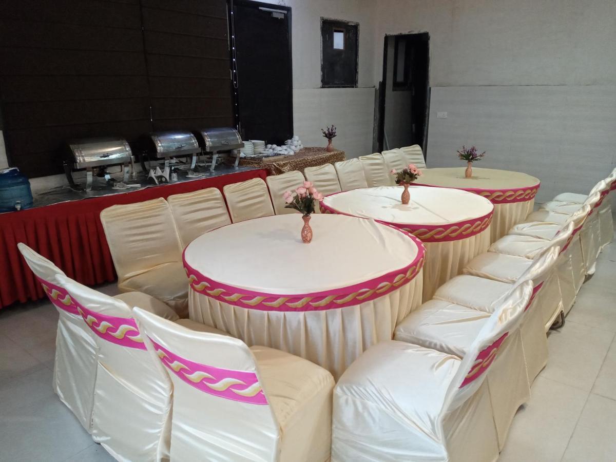 Vivah Residency Hotel Nueva Delhi Exterior foto