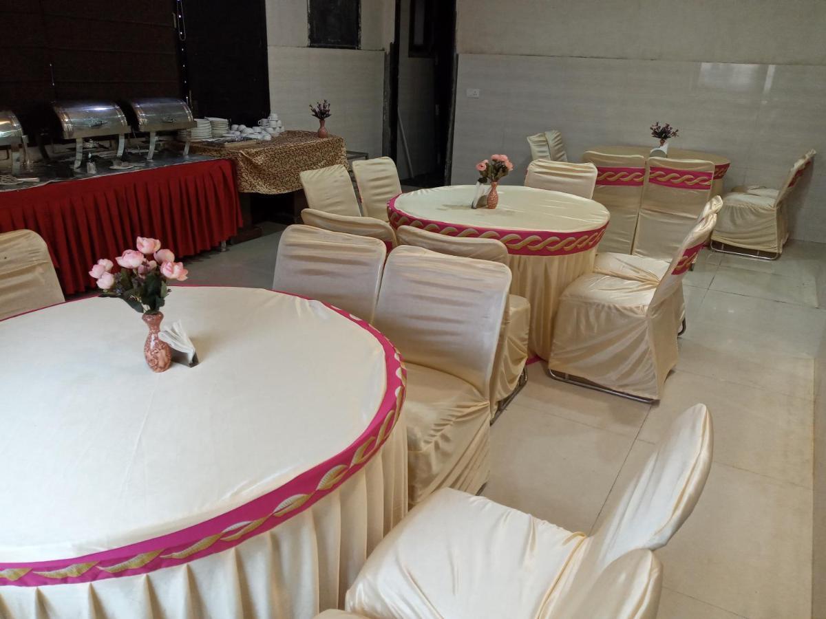 Vivah Residency Hotel Nueva Delhi Exterior foto